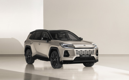**New Toyota RAV4: Three Hybrid Versions and Updated Design** - photograph
