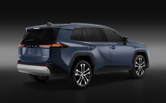 **New Toyota RAV4: Three Hybrid Versions and Updated Design** - photograph